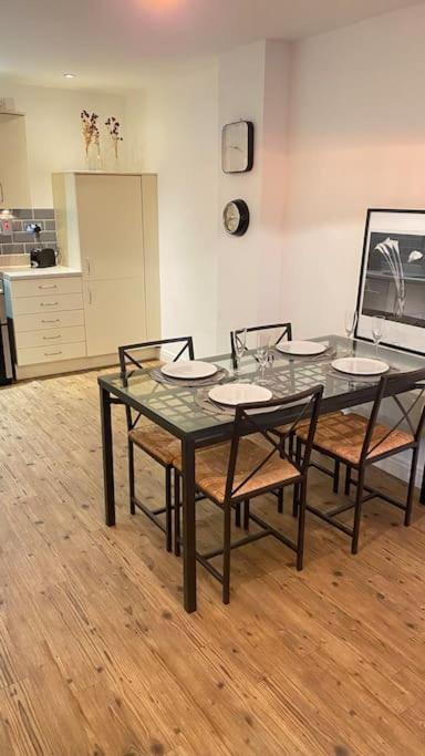 City Centre Apartment Jewellery Quarter เบอร์มิงแฮม ภายนอก รูปภาพ